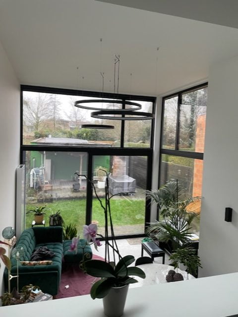 eetkamer geschilderd in wit