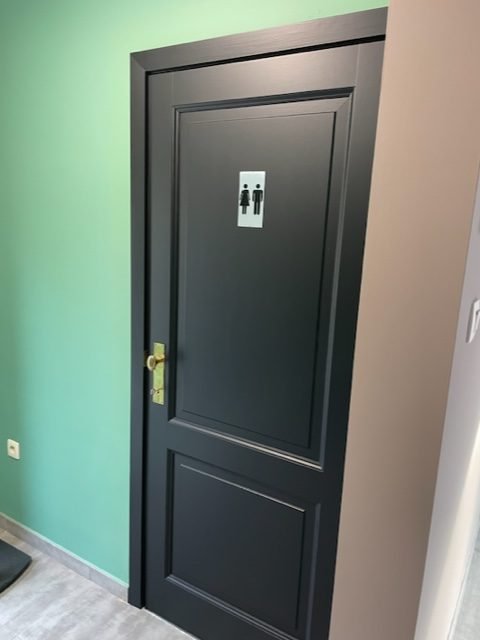 schilderwerken deur toilet