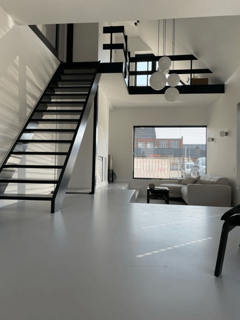 Schilderen van nieuwbouw.